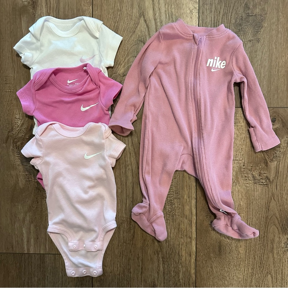 Nike Pink and White bundle of 4 size 3 months